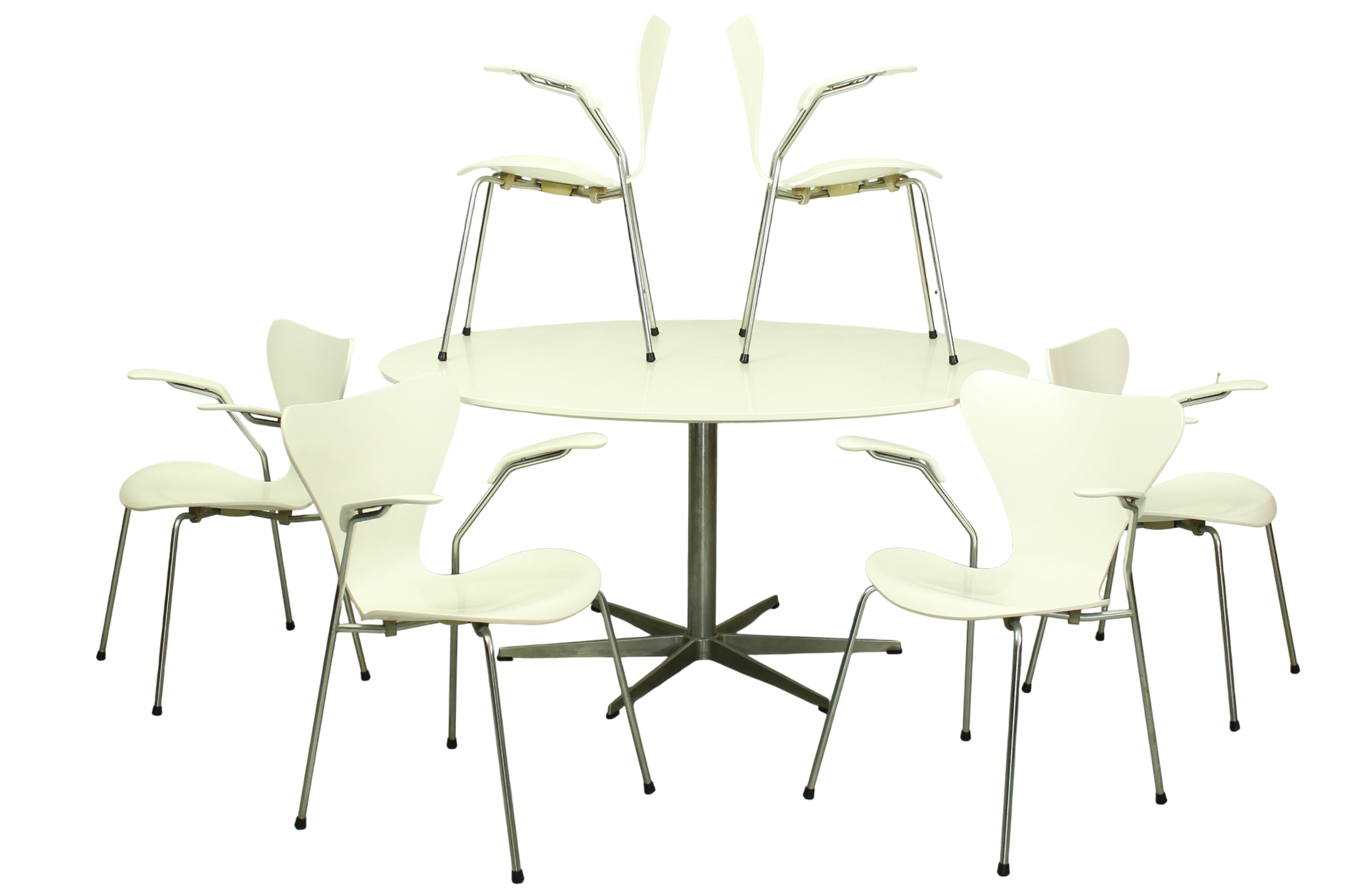 Set of 6 Arne Jacobsen 3207 Armchairs and Dining Table A826 by Arne Jacobsen for Fritz Hansen