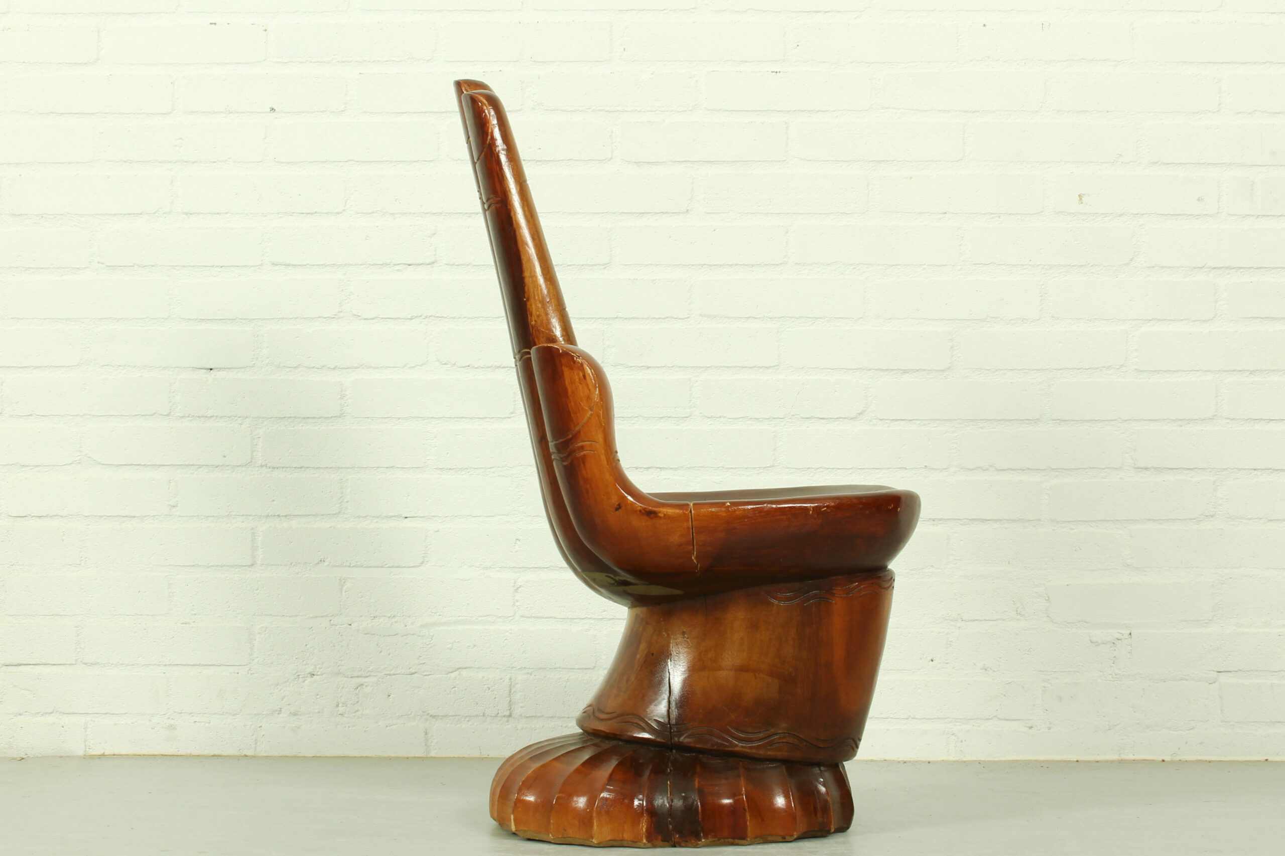 Hand Chair Surrealist Sculptural Seat (1970s Style) - Image 3