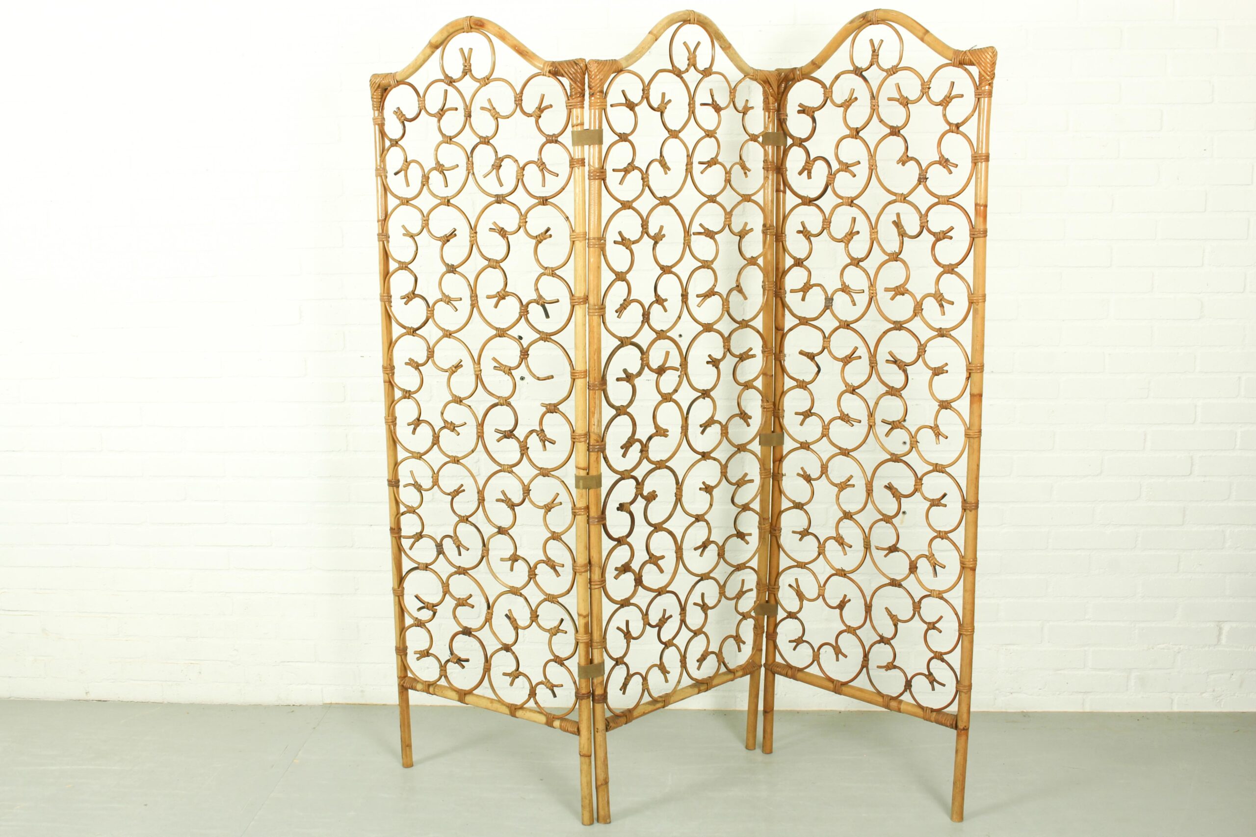 Vintage Rattan Room Divider – Ornate Folding Screen (1970s) - Image 3