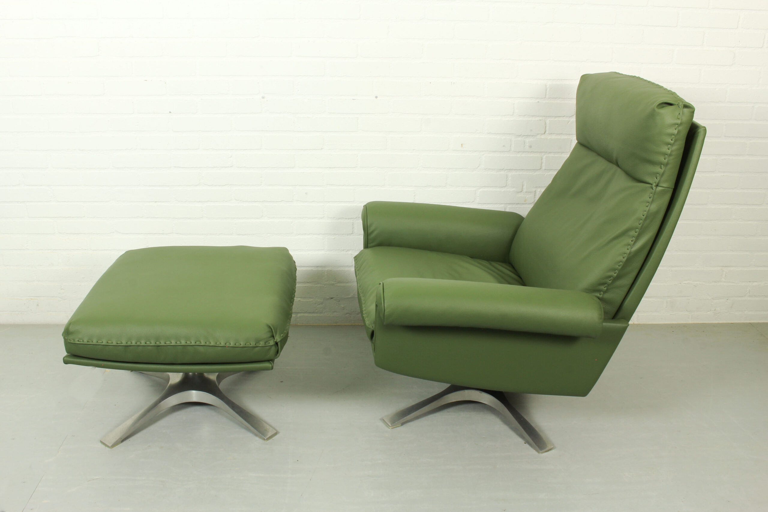 De Sede DS-31 High-Back Lounge Chair & Ottoman, 1970s - Image 6