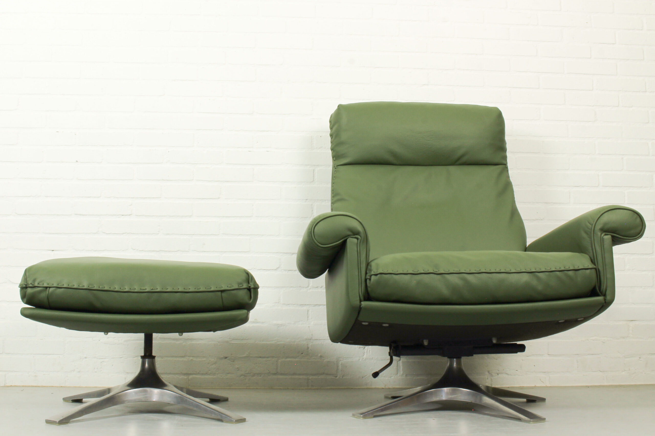 De Sede DS-31 High-Back Lounge Chair & Ottoman, 1970s - Image 7