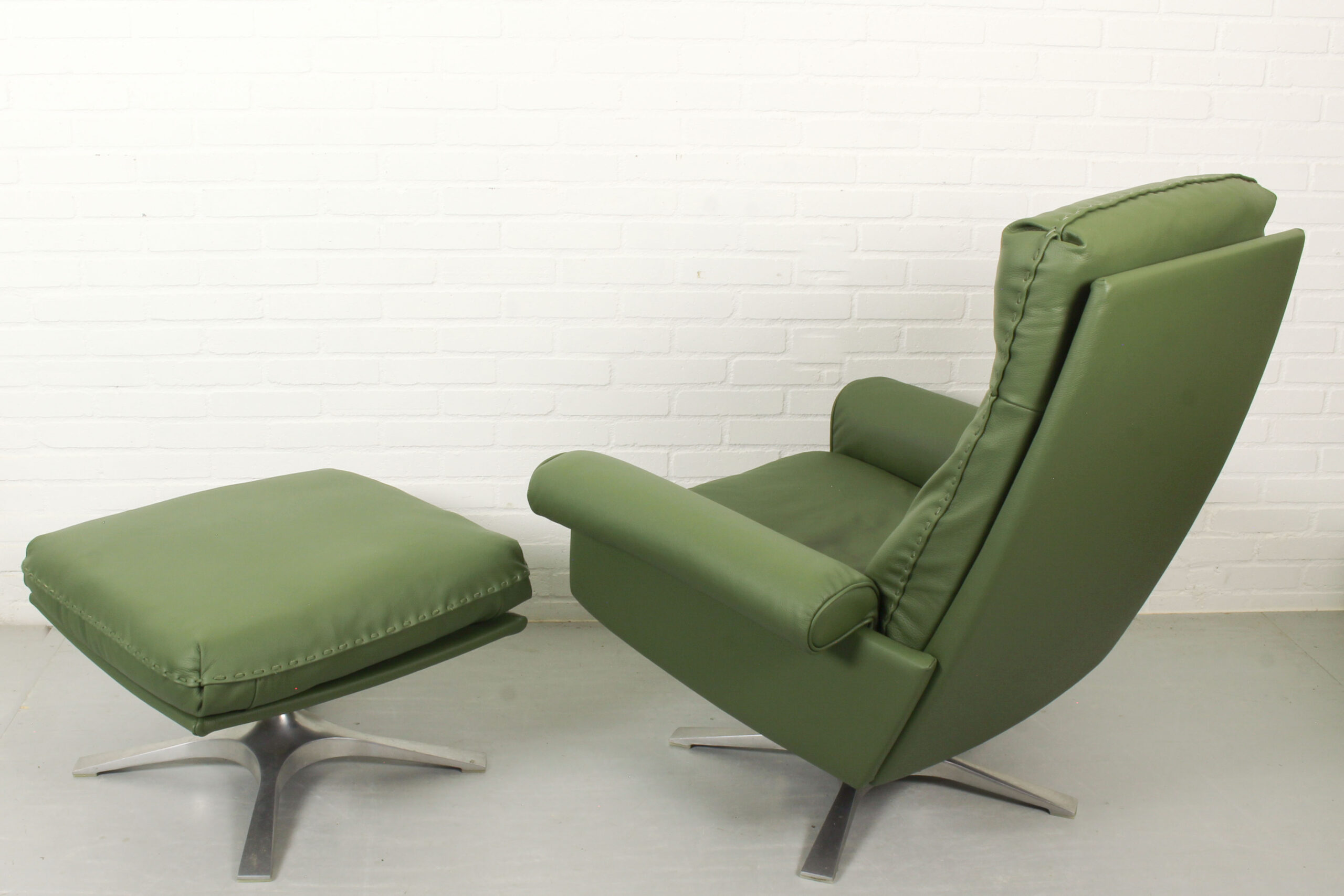 De Sede DS-31 High-Back Lounge Chair & Ottoman, 1970s - Image 10