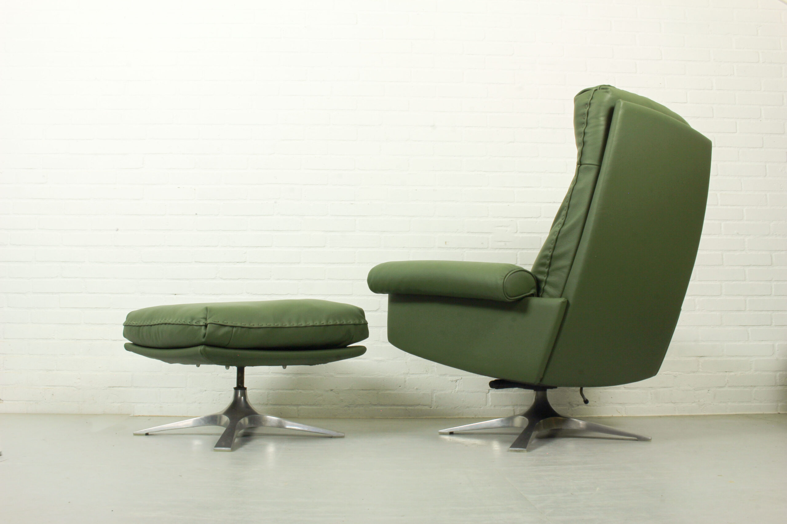 De Sede DS-31 High-Back Lounge Chair & Ottoman, 1970s - Image 12