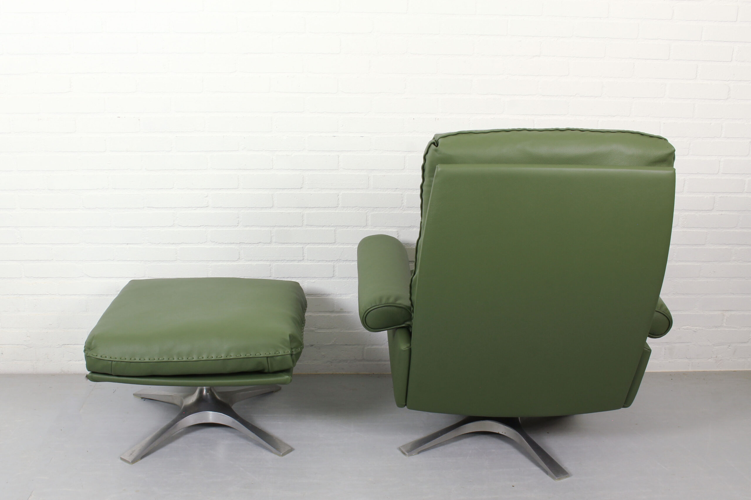 De Sede DS-31 High-Back Lounge Chair & Ottoman, 1970s - Image 11