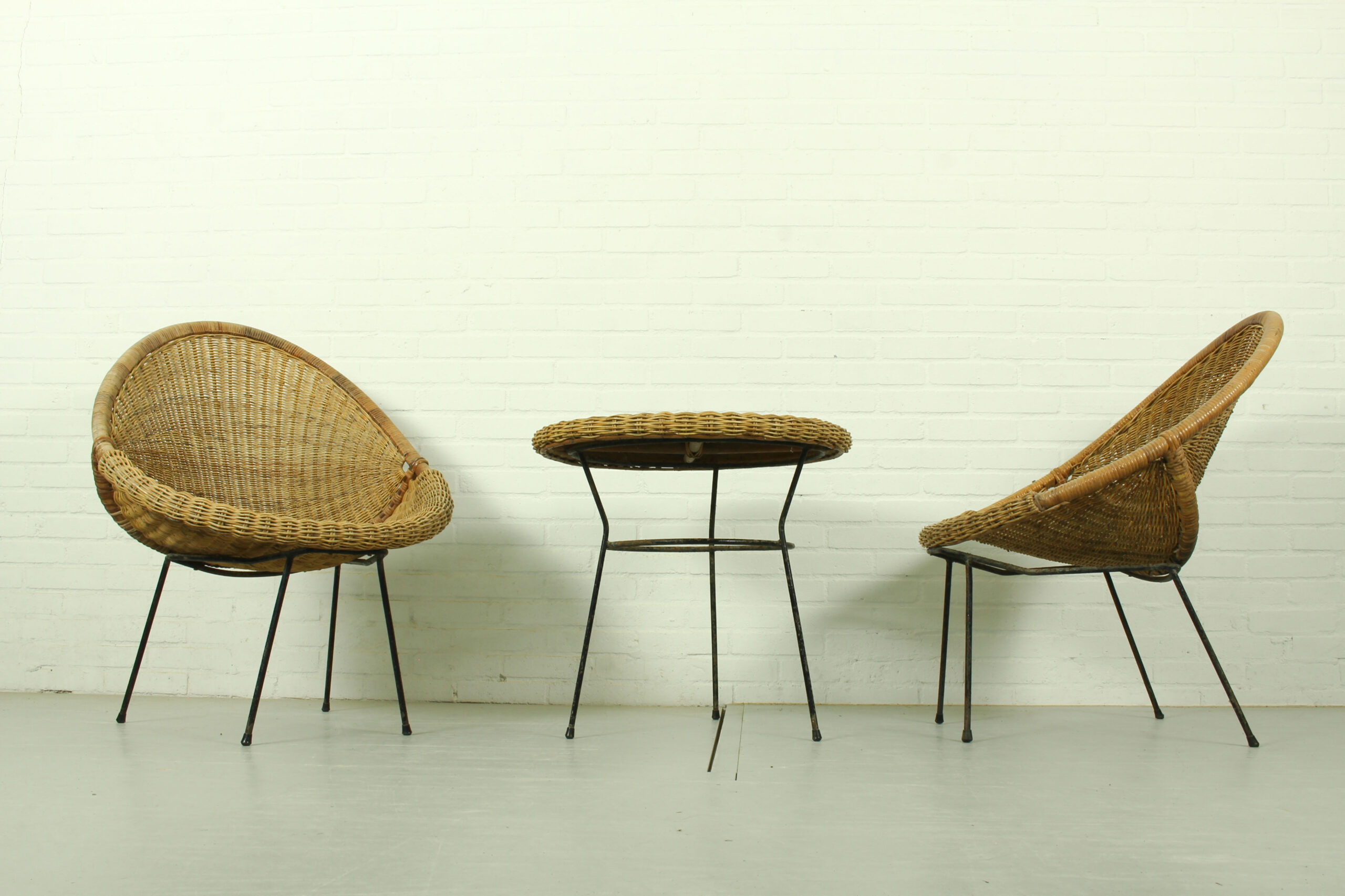 1950s Italian Rattan Basket Chairs & Matching Bistro Table Set - Image 7