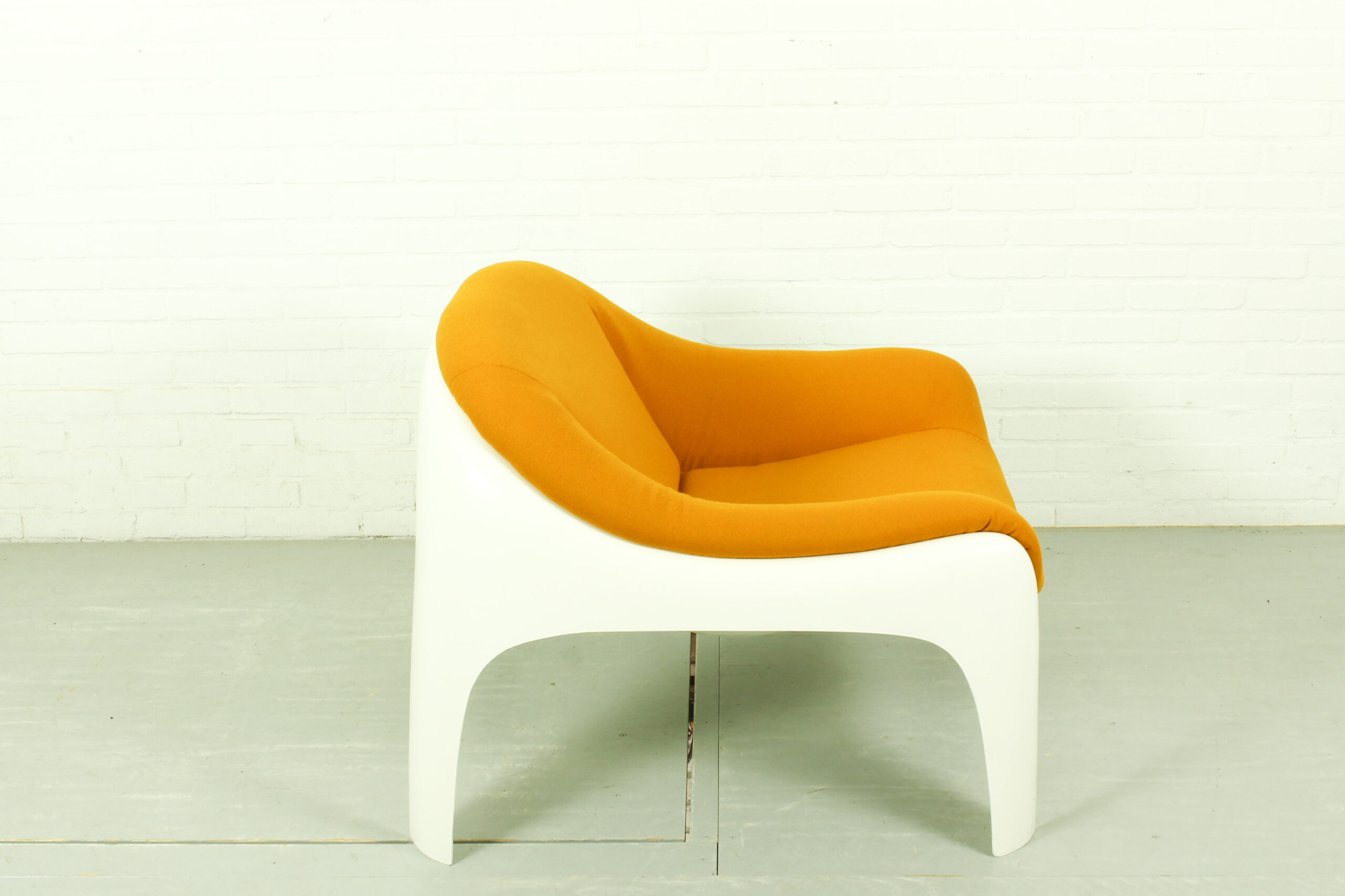 Rare Space Age Fiberglass Lounge Chair by Sergio Mazza for Artemide - Image 6