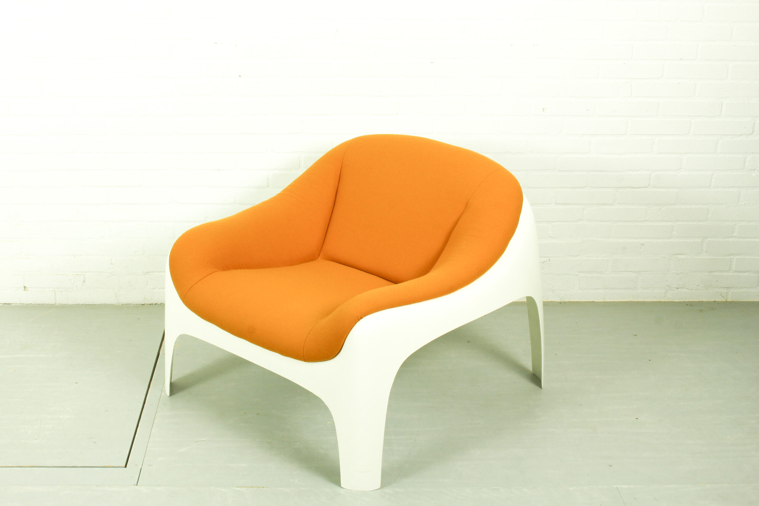 Rare Space Age Fiberglass Lounge Chair by Sergio Mazza for Artemide - Image 3