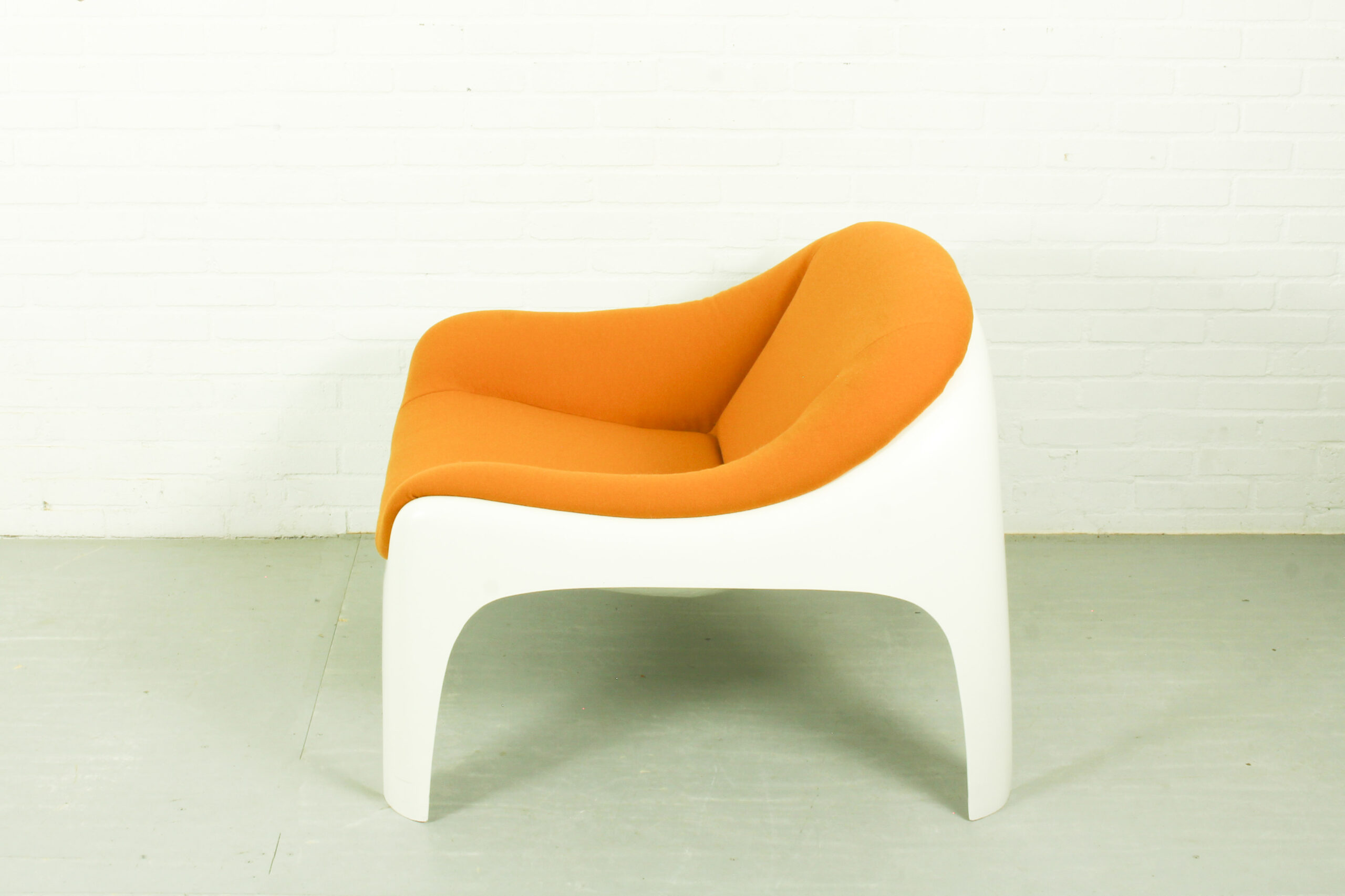 Rare Space Age Fiberglass Lounge Chair by Sergio Mazza for Artemide - Image 2